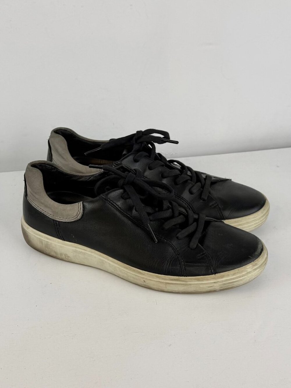 Men's US 7, EU 41 - ECCO Soft Leather Casual Low Top Sneaker In Black-Lace Up
